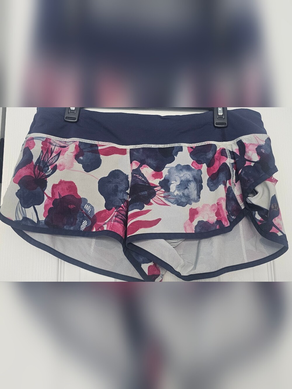 Lululemon Run: Speed Shorts feature a distinct "Inky Floral Ghost Inkwell Bumble - Picture 5 of 8